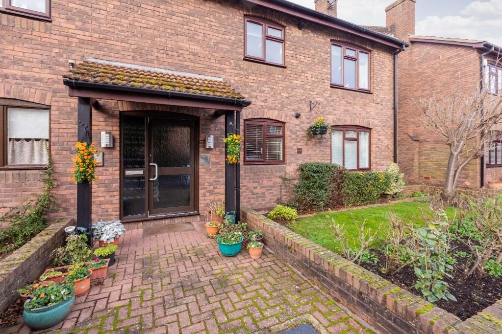 0085bdfe63ec4e1bb48a5cd87749e7bf